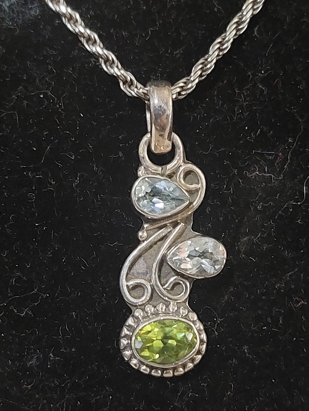 925 Sterling Silver Artisan Peridot & Blue Topaz Drop Pendant 20" Rope Chain